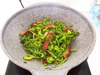 10分钟快手菜 麻椒炒腊肉