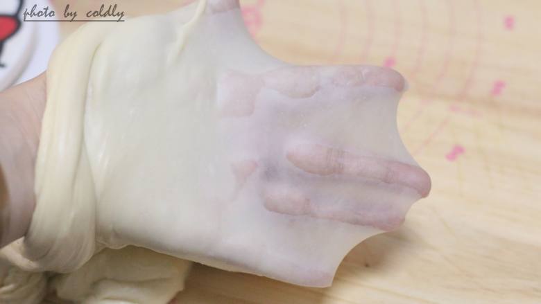 牛肉肠玉米面包,能拉出比较薄的手套膜就可以了，