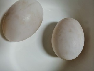 黄瓜炒鸭蛋,鸭蛋两个