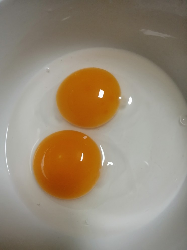 蘑菇炒鸡蛋,鸡蛋两个