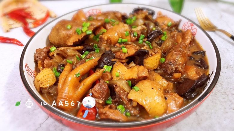 小鸡炖蘑菇粉条,配碗米饭美美的开吃吧！