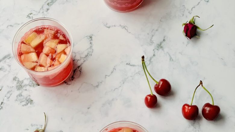 桃子🍑果冻,桃味十足的果冻健康又美味。