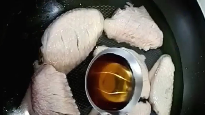 家庭版&可乐鸡翅,凉水下锅加料酒煮出浮沫