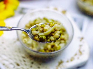 绿豆薏米百合汤,想吃吗？