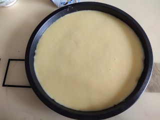 香蕉酸奶烤燕麦,放入烤盘铺平