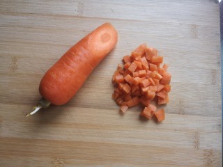 虾滑玉米粒,胡萝卜🥕切丁
