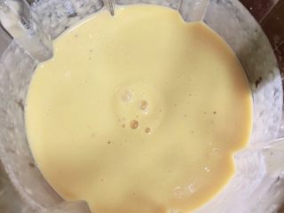 芒果香蕉奶昔 | 清肠排毒,香浓粘稠的奶昔就做好了。