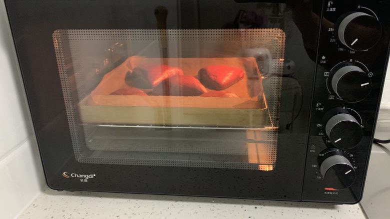 粽子软欧包,烤箱发酵功能，进行醒发30分钟。