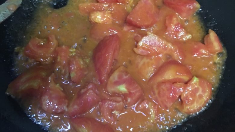 低卡番茄豆腐汤,西红柿炒出汁