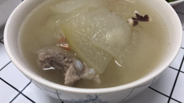 冬瓜薏米排骨汤,吃饭啦，你也来试试吧，适合夏日的一款祛湿汤