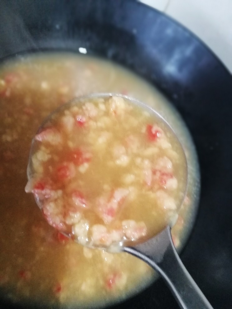 高配版疙瘩汤,水开下疙瘩，用勺子打散。