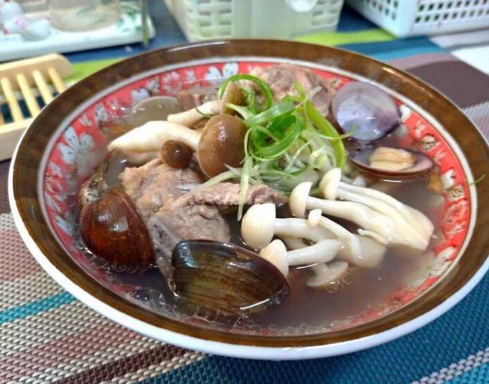 双菇蛤蜊排骨汤
