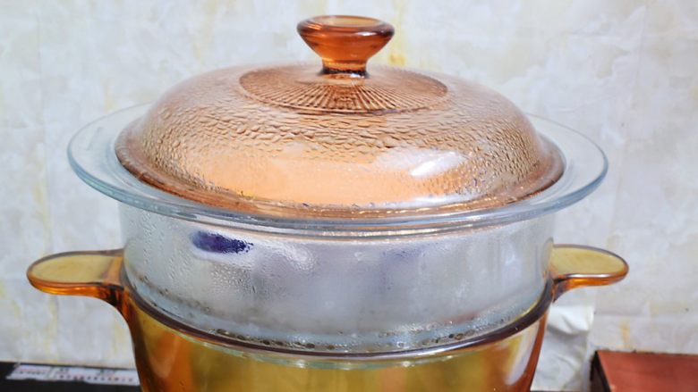 胡萝卜麻薯,放入烧开水的蒸锅，大火蒸20分钟左右