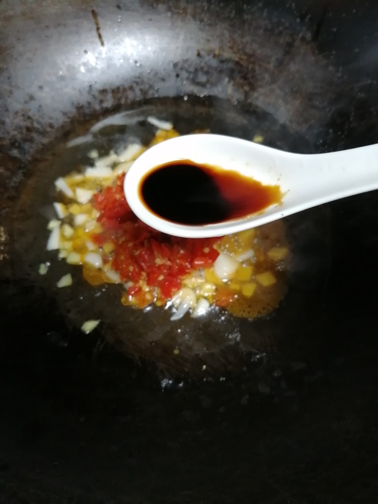 好吃下饭的蕨菜,加适量酿造酱油