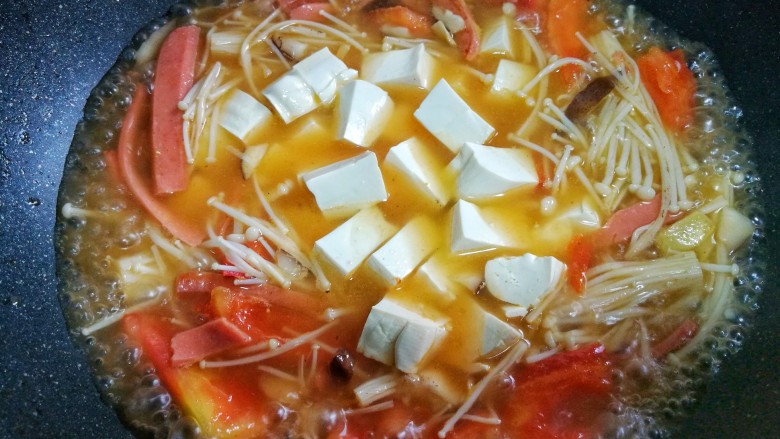 番茄菌菇豆腐汤,加豆腐。