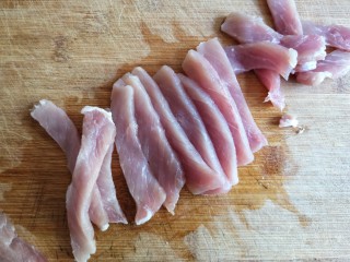木须肉,猪里脊肉切片。