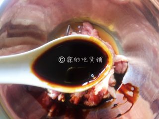 上海小吃  炸里脊肉串,老抽和生抽。