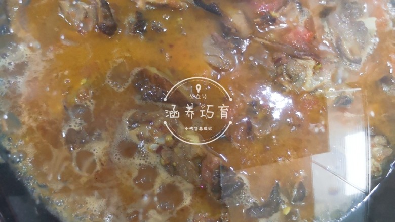 茄汁香辣板鸭（潮汕炒鸭脯）,加入两碗水盖上锅盖煮