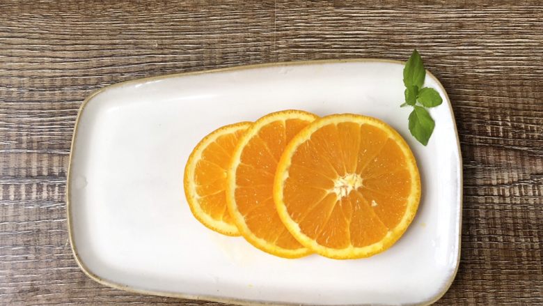 夏日清爽黄瓜水🥒高颜值清暑解渴神水,甜橙切片。