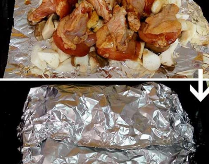 孜然菇菇烤翅腿,放上醃好的翅腿，将铝箔纸包起封好，放入预热好的烤箱中，200度先烤10~15分鐘