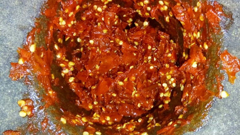 川味调味料一糍粑海椒,捣碎的海椒。