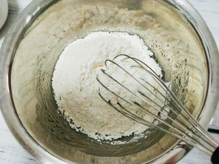 小月饼,筛入低粉和高粉