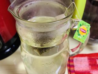 高颜值火龙果西瓜水果薄荷茶,热开水泡开绿茶包