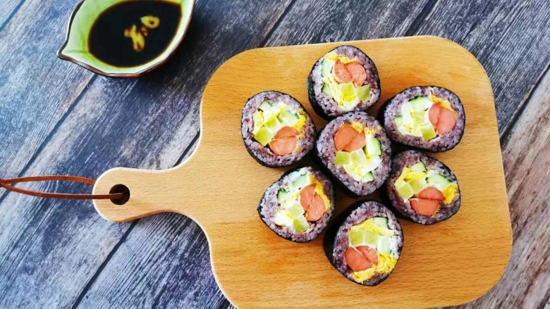零难度，教你做好吃又好看的寿司卷。,成品图，准备开吃啦！