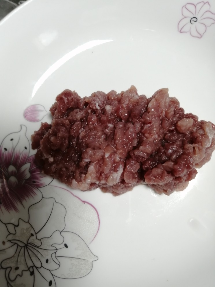 红薯粉丝肉沫汤,肉肉100g剁成肉沫