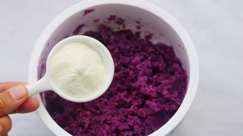 紫薯燕麦塔～,加入澳优能立多G4奶粉。