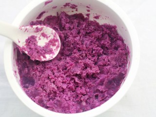 紫薯燕麦塔～,拌匀。