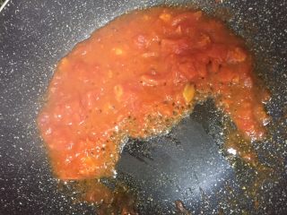 番茄龙利鱼,成糊状加300毫升水
