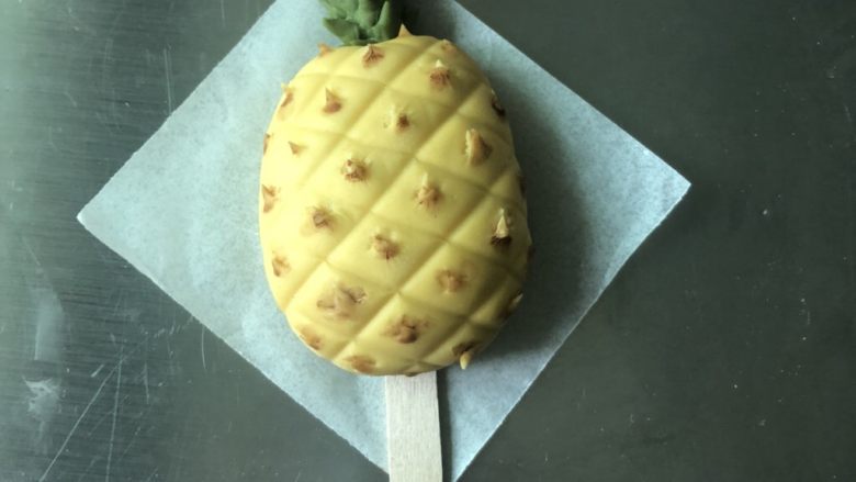 菠萝小可爱～冰棍馒头,菠萝馒头放在冰糕棍上面