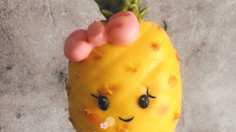 菠萝小可爱～冰棍馒头,夏天发酵半小时就可以 开火蒸12-15分钟 萌萌哒小可爱菠萝馒头就好了哦