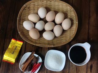 茶叶蛋,食材准备：

鸡蛋10-15个 红茶1包 桂皮2块 草果2粒 白砂糖/食盐各20克 老抽50ml