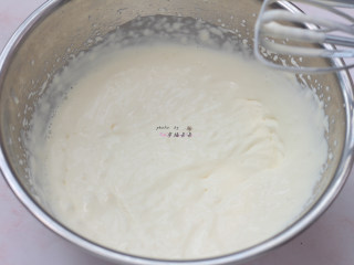 提拉米苏,淡奶油打至6分发的状态，稍有纹路即可