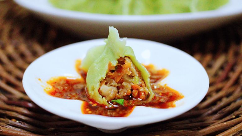 胡萝卜青椒海米饺子,好吃到飞的饺子，营养丰富又健康。