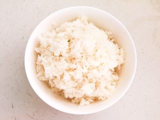 健康减脂午餐便当,温热的米饭一碗