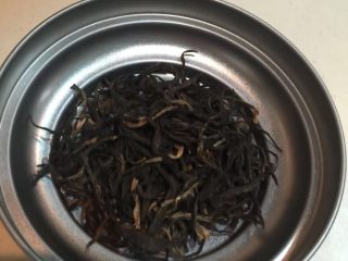 手煮奶茶,红茶这次用的是英红九号一般的红茶都可以，正山小种、金俊眉、对茶叶的要求不高，不用很好的茶。