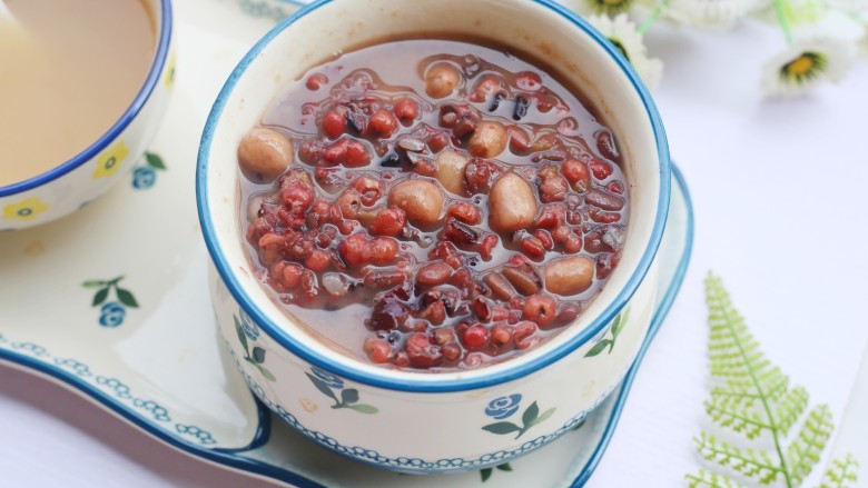 奶香红豆薏米杂粮粥