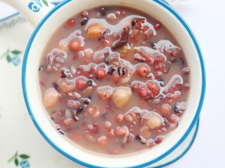 奶香红豆薏米杂粮粥,成品。