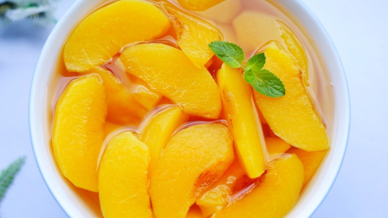 黄桃罐头,酸甜爽口，好喝到爆的黄桃罐头就做好了。

