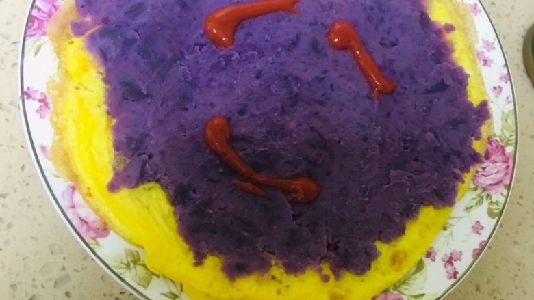 紫薯蛋卷 ,<a style='color:red;display:inline-block;' href='/shicai/ 699'>番茄酱</a>安排上，减脂期间，一点点番茄汁还是不碍事的 😁