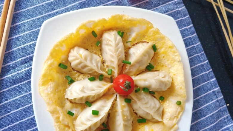 玉米秋叶煎饺,这就是煎好的饺子了，看着是不是很有食欲。