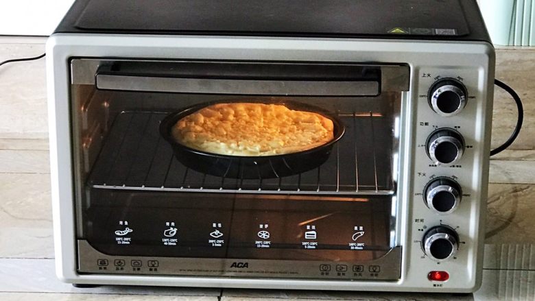 芝士榴莲饼,上下火200W，烤15分钟即可
