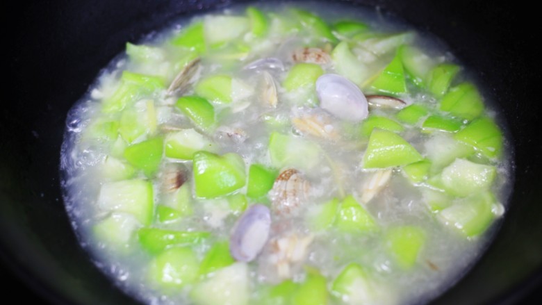 丝瓜花甲汤,煮两分钟。