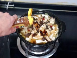香菇炖豆腐➕香菇白菜炖豆腐,一茶匙太太乐鸡汁