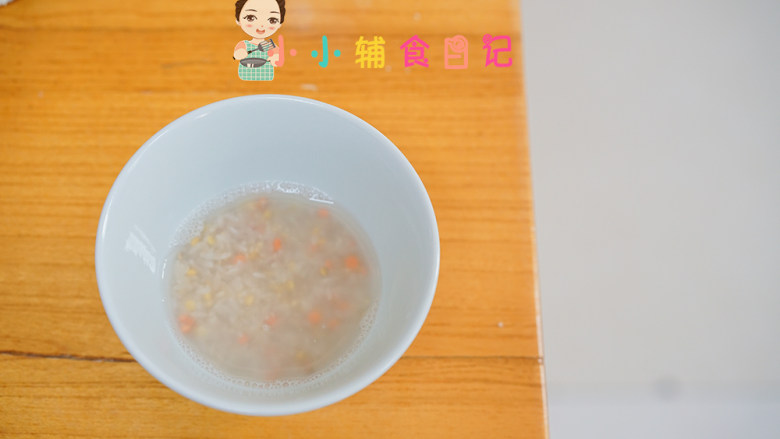 12个月以上辅食香肠紫菜饭团,将米洗干净加入140g水，水太多会很软，一起称重就是200g