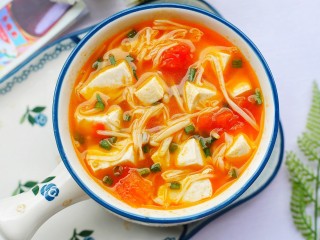 番茄金针菇豆腐汤,无敌鲜美。