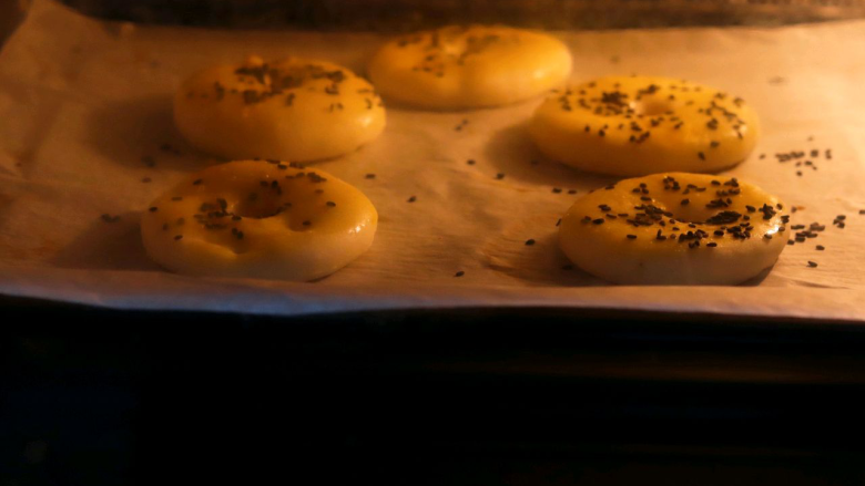 松软奶香山药小饼,放入烤箱180度烘烤15分钟即可。